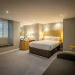 Townhouse 4*