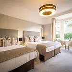 Townhouse 4*