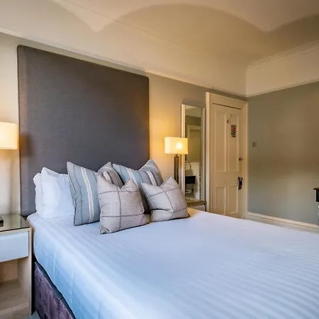Townhouse 4*