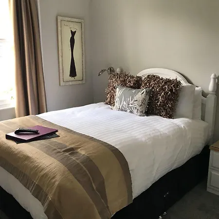Townhouse 4*