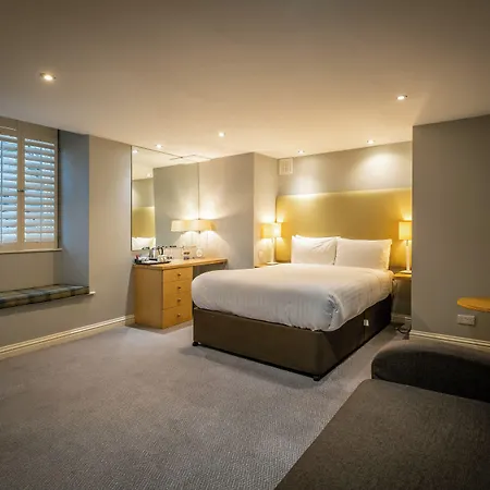 Townhouse 4*